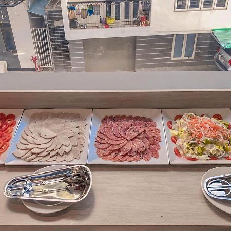 Holiday 2 Hotel Кантхо Экстерьер фото